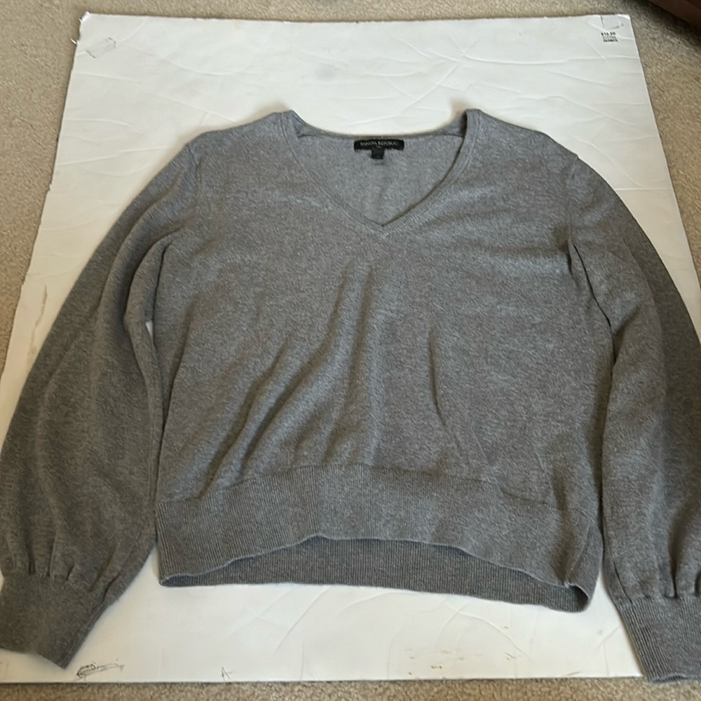 Gray Banana Republic sweater